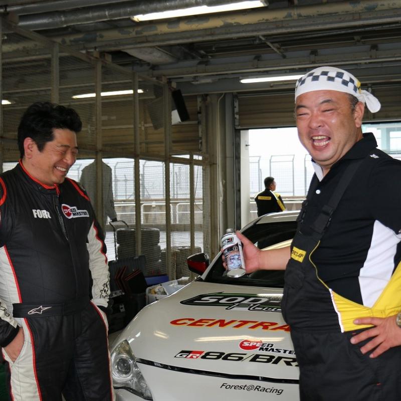 フォレスト様PIT内
フォレスト様社長とドライバーの方達から
感想を頂きました。