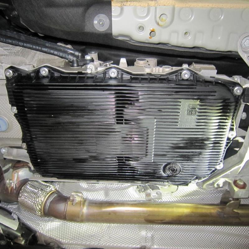 新品オイルパンに交換しました。