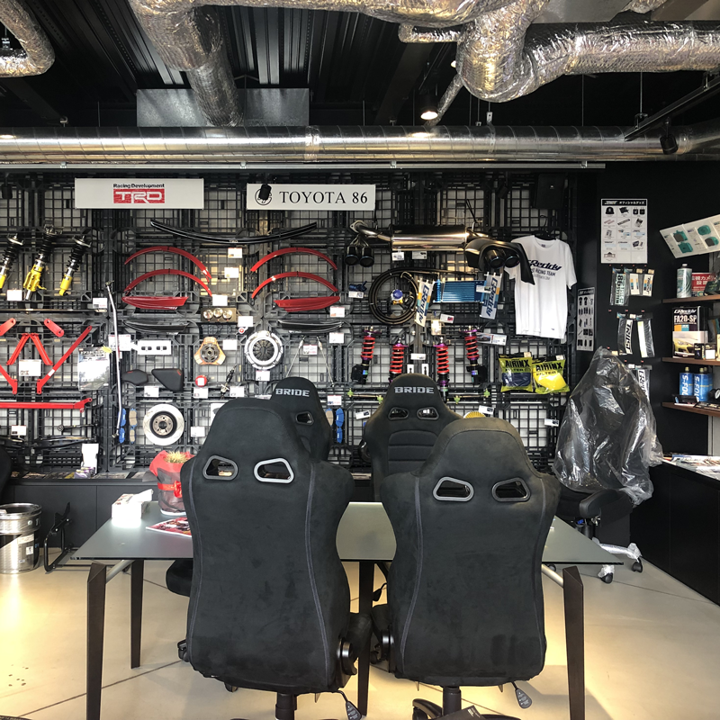 様々なメーカーの商品を知り尽くしたプロがお客様のご希望に沿ったチューニングを提案してくれます！