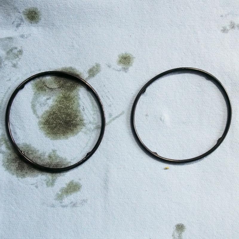 カバーについているオーリングも交換します。
密閉性を高めるためシリコングリスを塗布します。
最後に抜けたフルードとSOD-1Plusを注入して終わりです。
