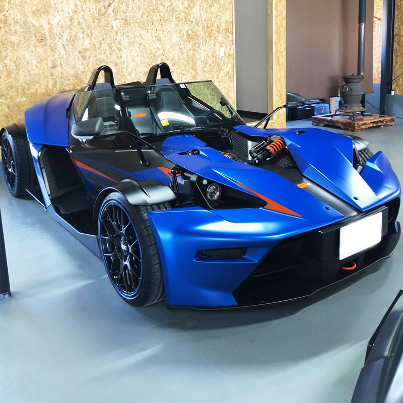 KTM
X-bow GT
公道を走るSUPER GT