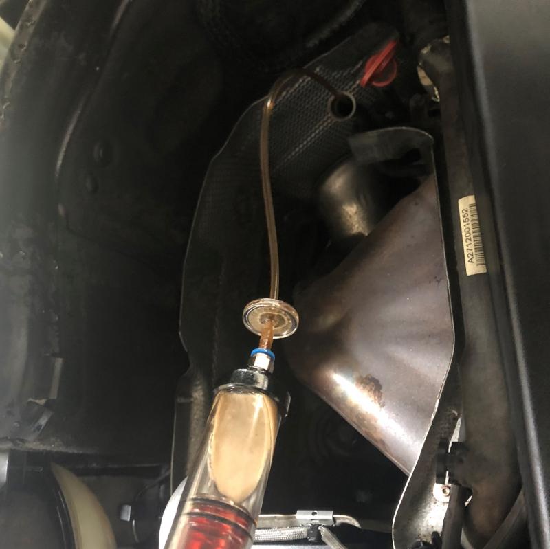 次にATフルード摩耗度を測定します。