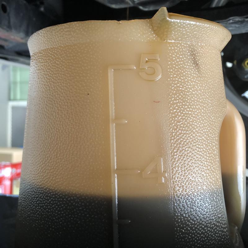 排出量です。
3.7Lほど抜けました。