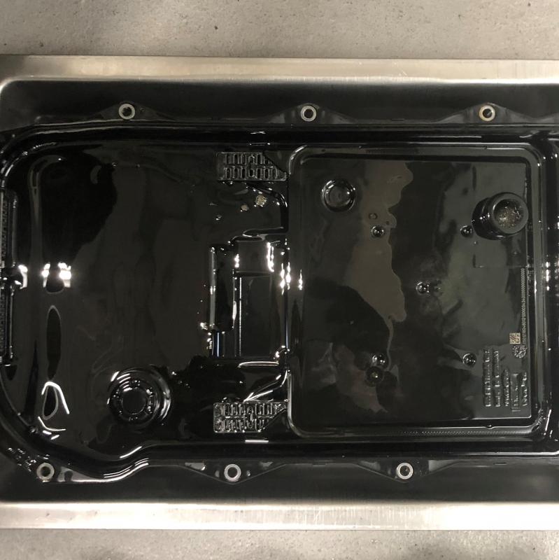 使用済みオイルパンです。

