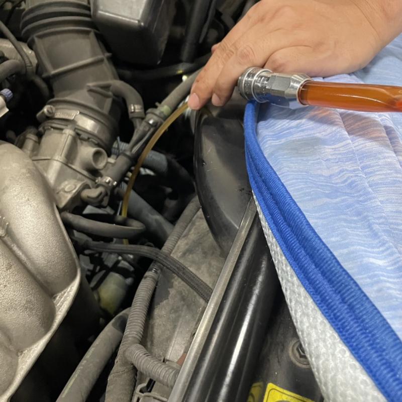 SOD-1Plusを添加します。SOD-1Plusは添加するだけで洗浄(汚れ分解)、コーティング(金属摩耗予防)、ゴム・シール等の柔軟性回復が出来ます。症状が悪化する前に予防添加をお勧めします。