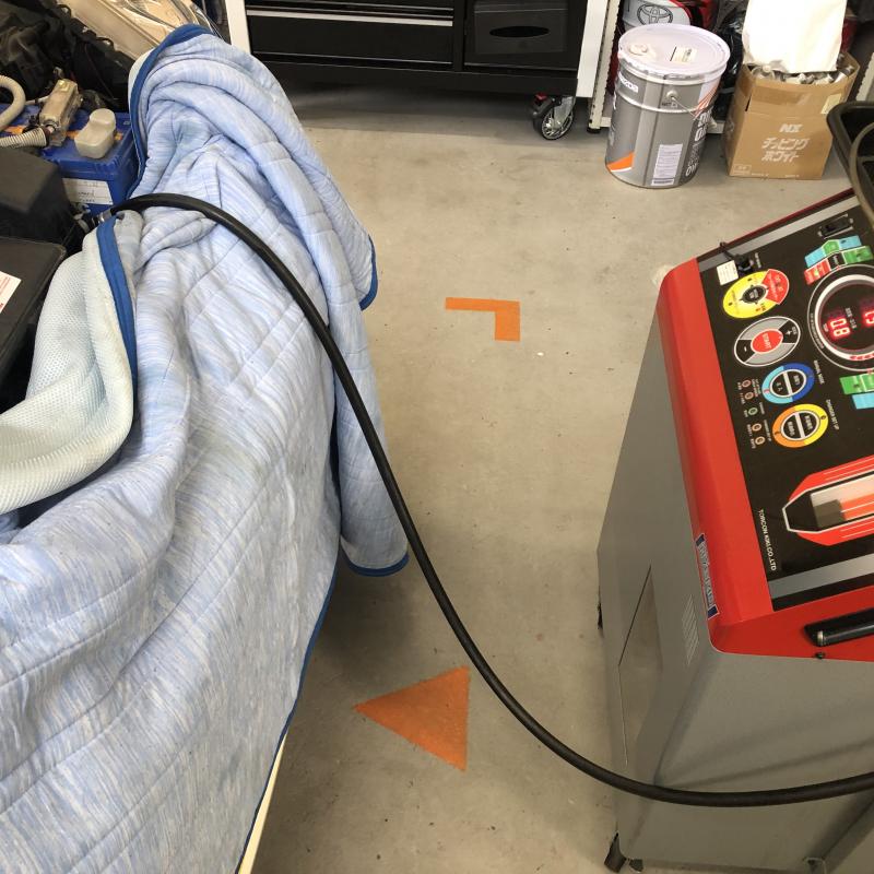 フルード交換をします。