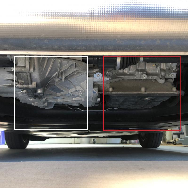 白マークがミッションで赤マークがエンジンです。