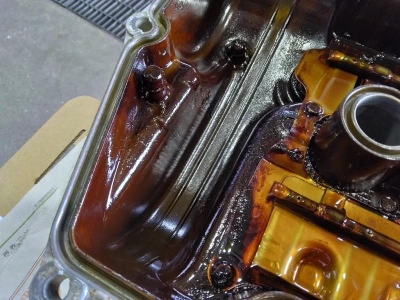 やっぱり少量ですね(^^;)
これでもうちが保有してる代車の中で１番溜まってそうだったんです、、、