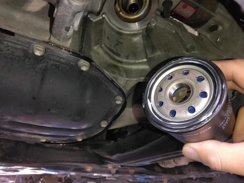 エレメントも取り替えておきます。