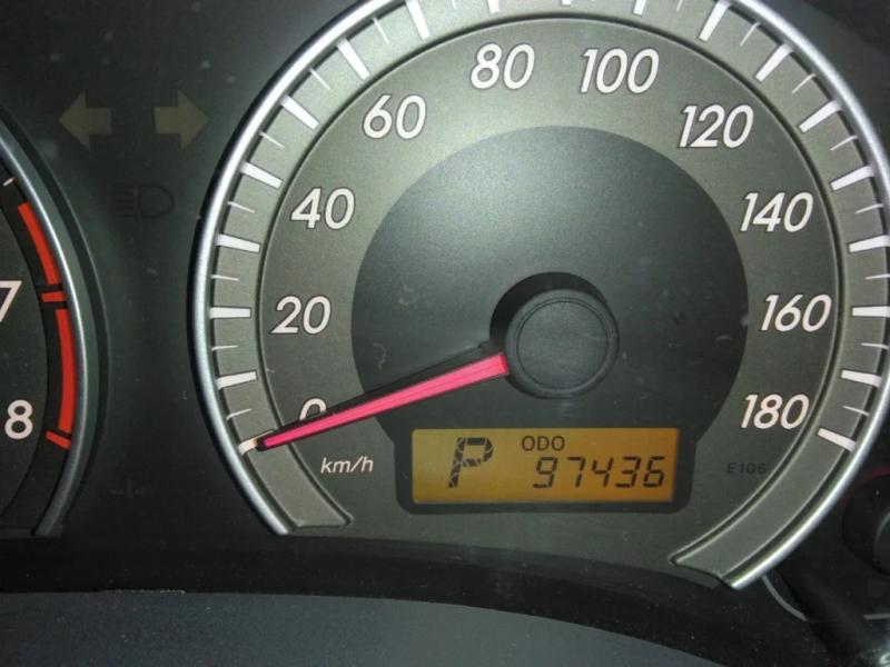 で、約1ヶ月経過したので再びヘッドカバーを外してみたいと思います♪
添加後：走行距離は97436キロ。
約1300キロ増えてます。
