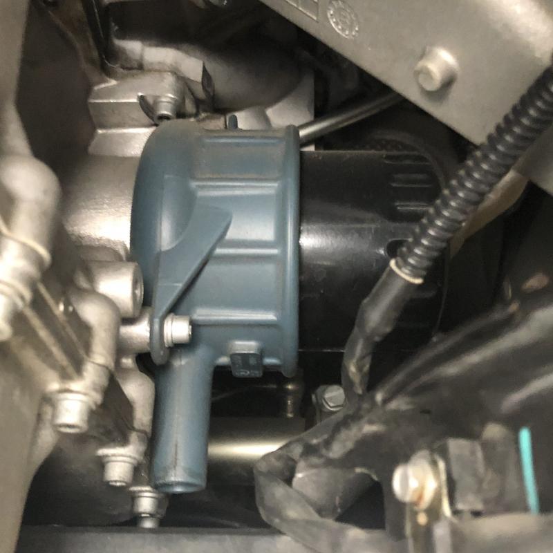 エレメント交換をします。