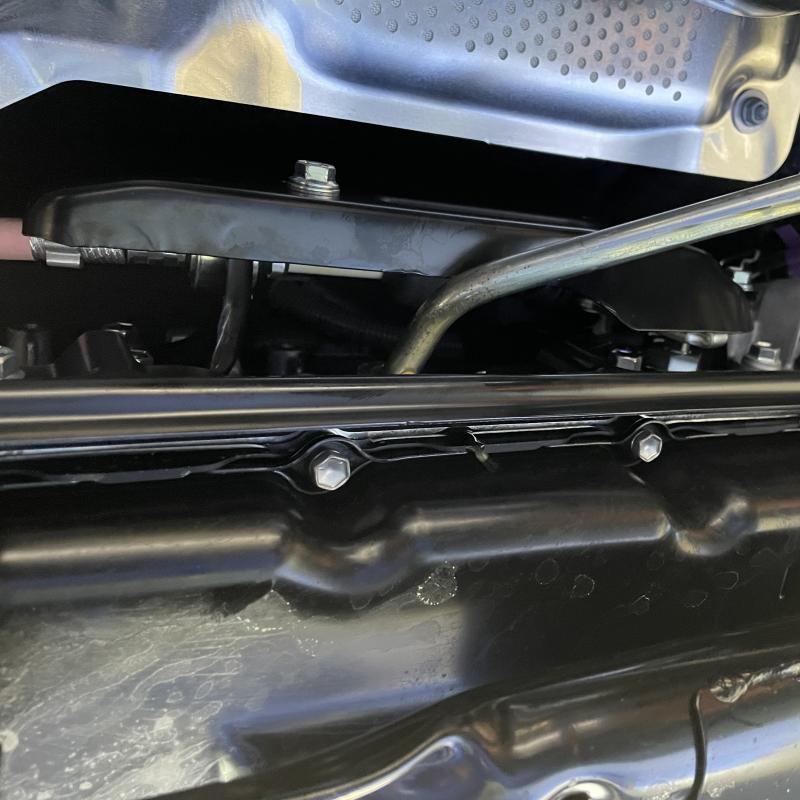 ATにSOD-1Plus添加。
新車から添加することでオイル劣化を抑え金属摩耗による変速不具合となる鉄粉を予防しスムーズな走りを維持します。 