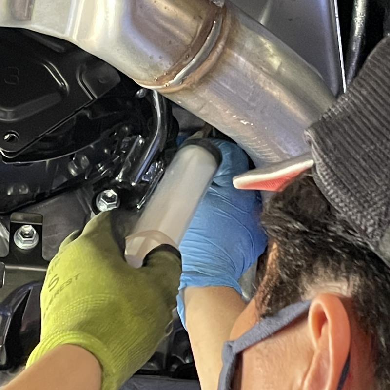 トランスファーにSOD-1Plus添加。
新車から添加することで金属摩耗を抑え動力伝達ロスを改善します。