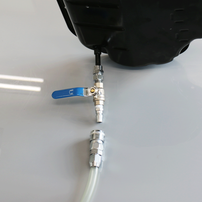 チャックがあると、アタッチメントをドレーンにはめたままホースが外せます。