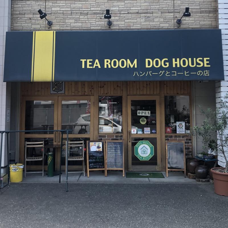  クラシックカーオーナーや車好きな方が集まる福岡市の カフェレストラン・ドックハウス様をご紹介いたします。